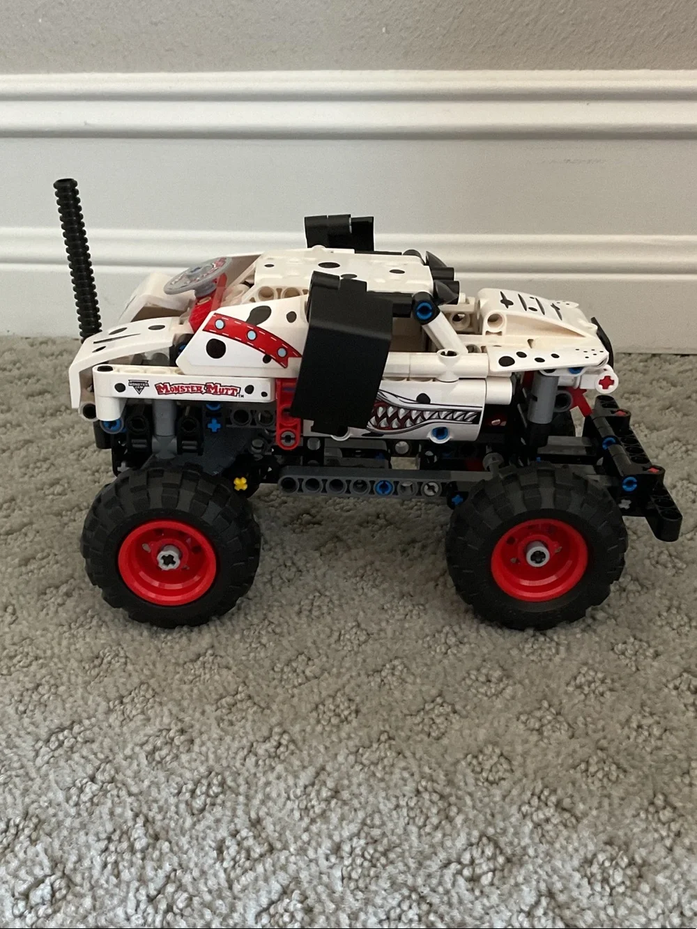 Lego White and Black Off-Road Buggy with Red Accents